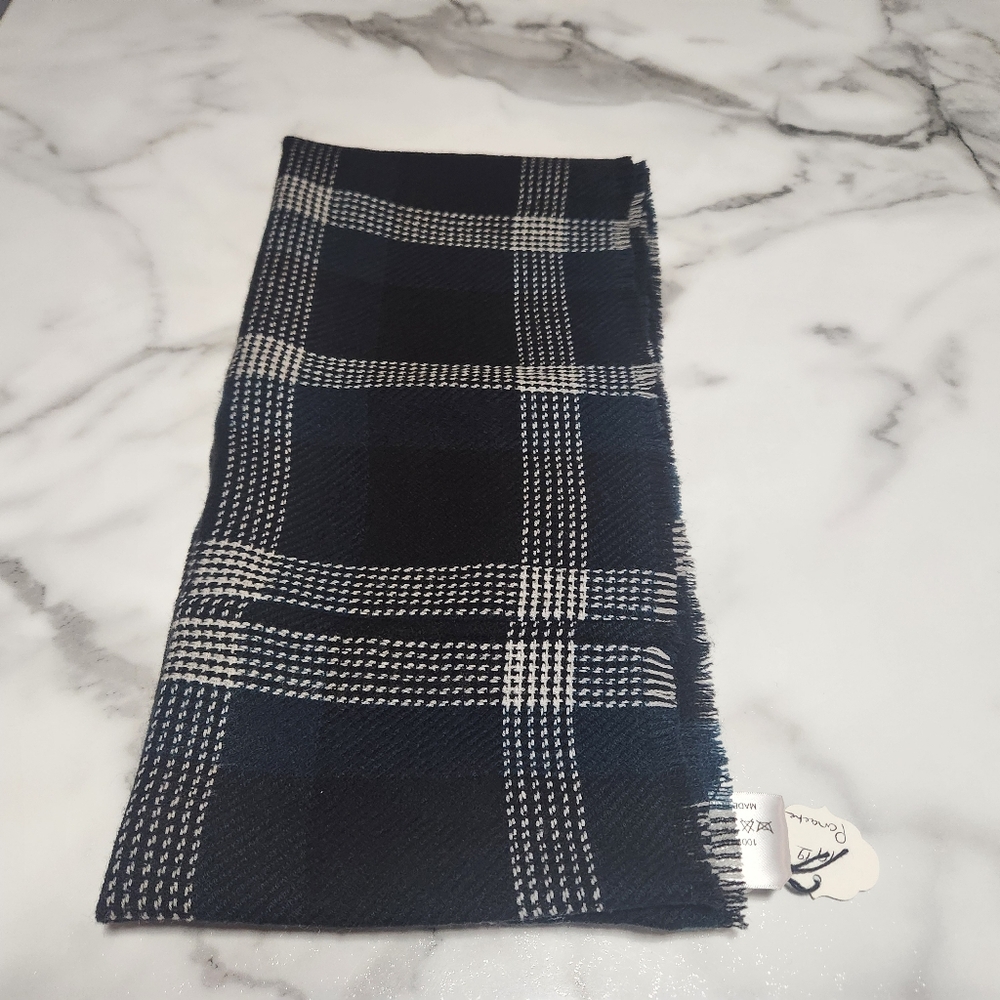 NEW! Cute, black,blue,white plaid scarf